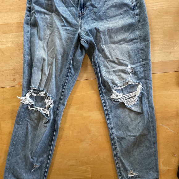 American Eagle Mom Jeans - Picture 2 of 5